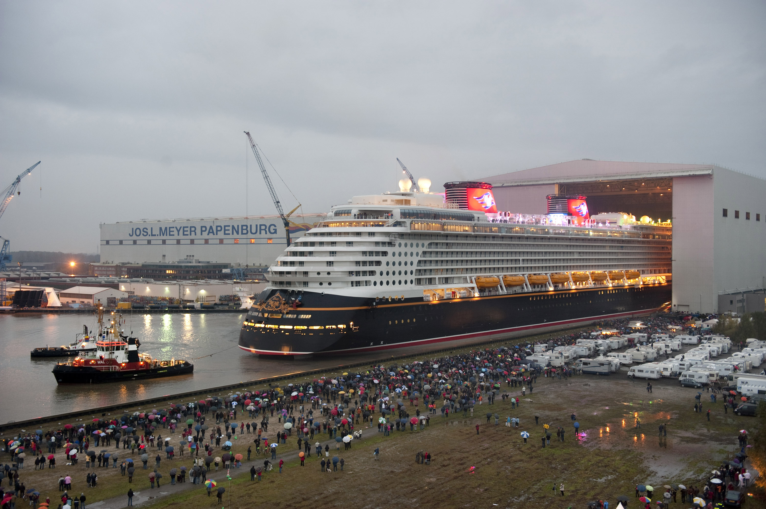 Строительство лайнеров. Круизное судно "Disney Dream". Судостроительная верфь Германии Meyer. Самый большой круизный лайнер Дисней. Папенбург лайнер.